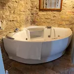 Castello Valenzino Aparthotel