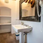 Castello Valenzino Aparthotel *