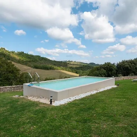 Castello Valenzino Aparthotel *