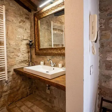 Lejlighedshotel Castello Valenzino Antognola