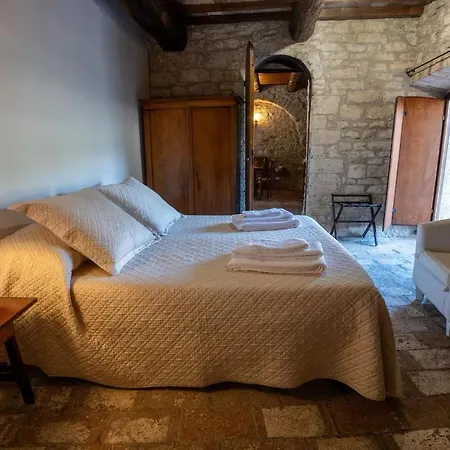 Aparthotel Castello Valenzino *