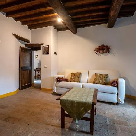 Castello Valenzino Aparthotel *