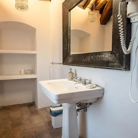 Castello Valenzino Lejlighedshotel *